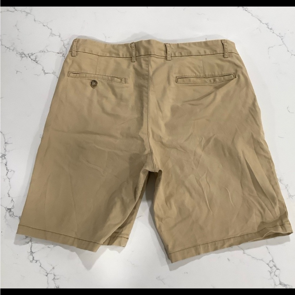 Old Navy Shorts Size 36 - Picture 3 of 6